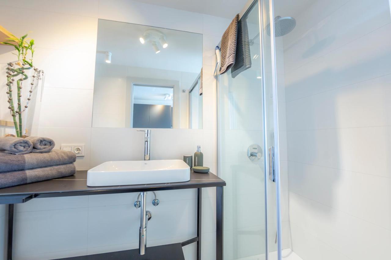 Radazul Marina Seafront 5 Apartment Bagian luar foto